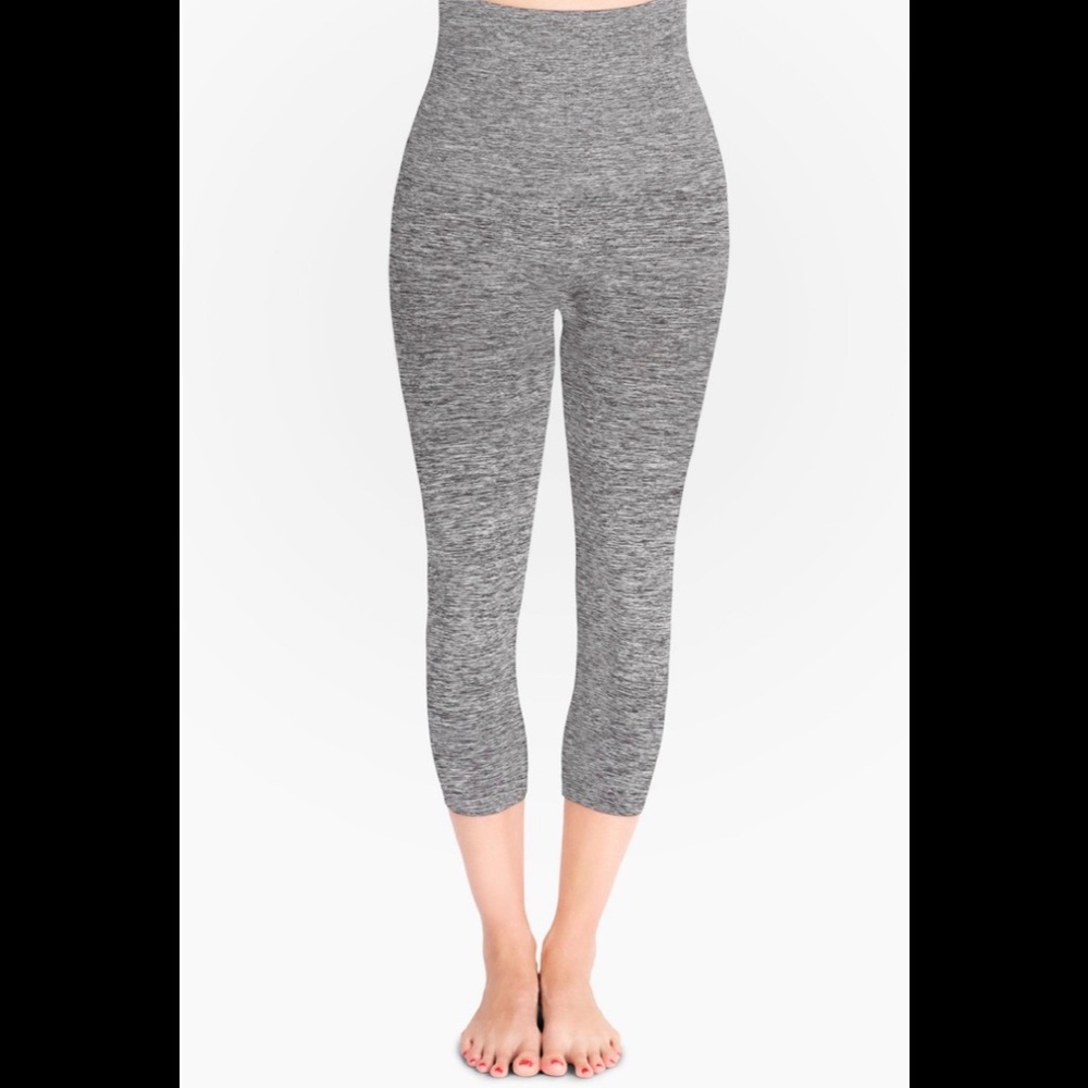Belly Bandit Mother Tucker Capri Leggings Medium